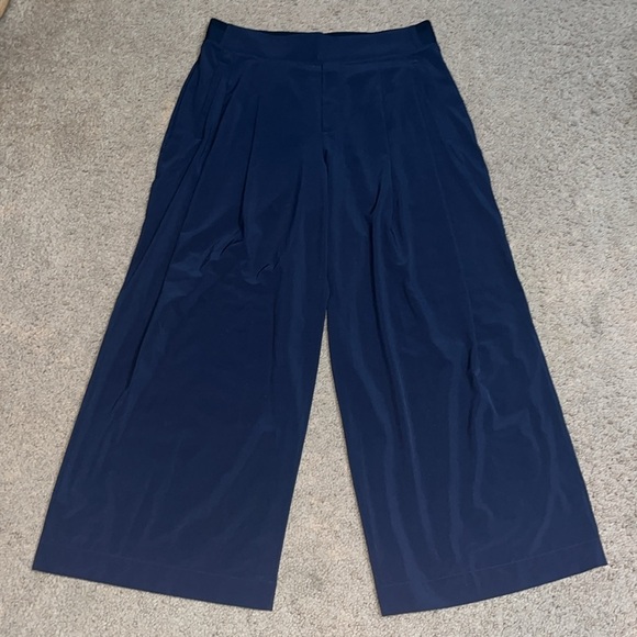 Athleta Brooklyn Heights High Rise Pleated Wide Leg Pant Navy Blue 12 Petite 12P - Picture 3 of 9